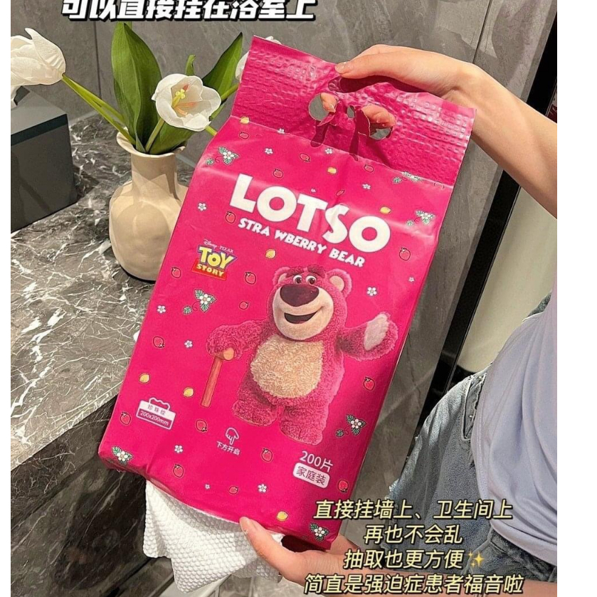 Khăn lau đa năng gấu dâu LOS.TO túi 200 tờ chất khăn mềm mướt êm ái an toàn cho da.