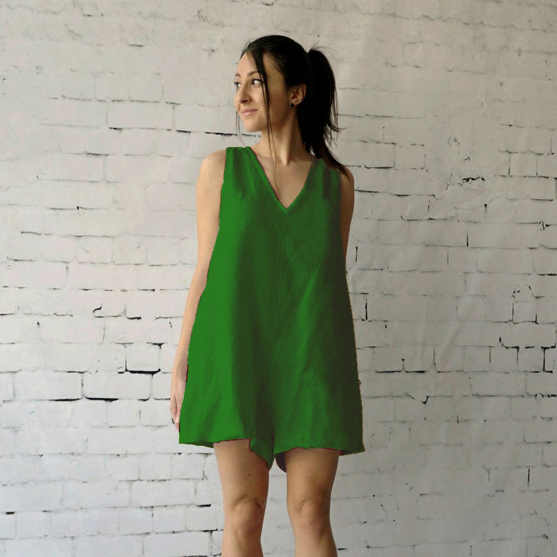 Jumpsuit linen nữ ngắn cổ tim sát nách dáng trẻ trung