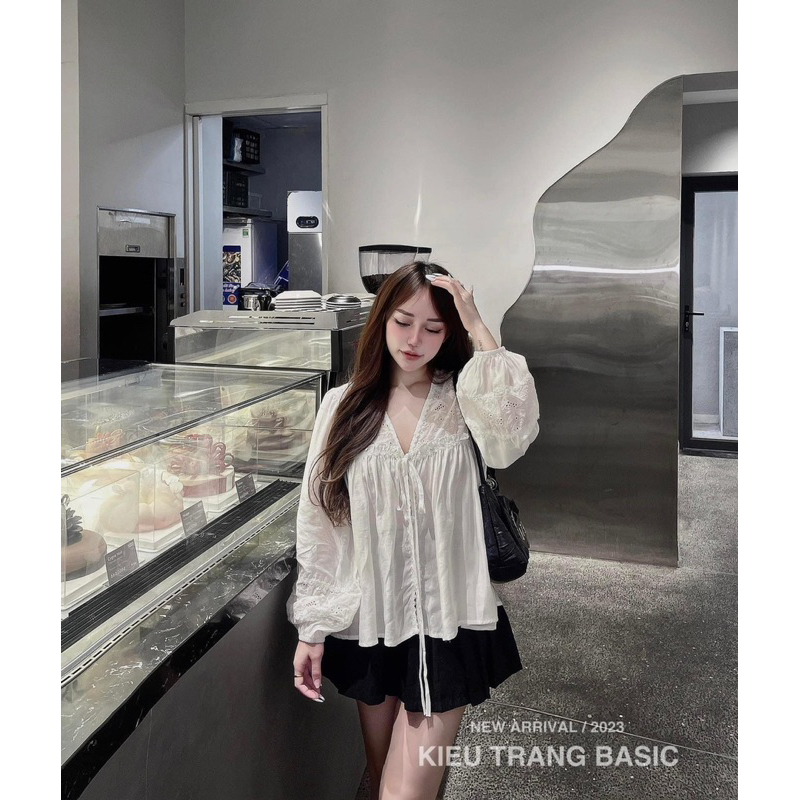 Set áo ren trắng mix quần sooc tafta Kiều Trang Basic