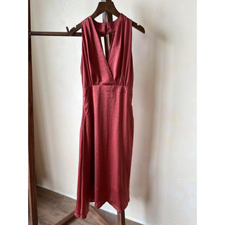 Grace - Elegant Silk Dress - Đầm Midi Cổ Yếm E40
