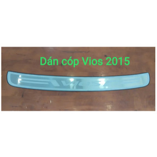 Ốp chống trầy cốp sau chất liệu inox cho xe toyota vios 2014-2017