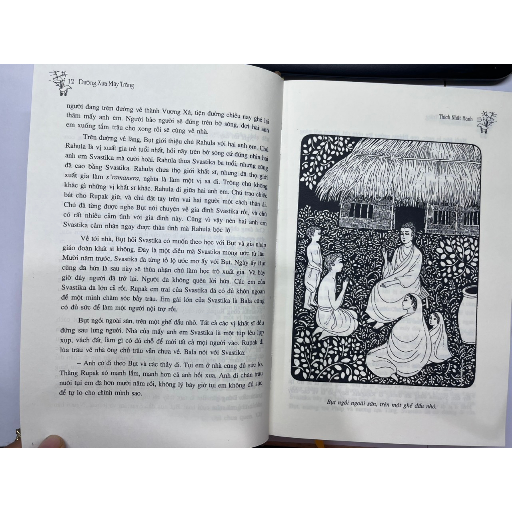 Sách - Đường Xưa Mây Trắng - Bìa Cứng - Shn