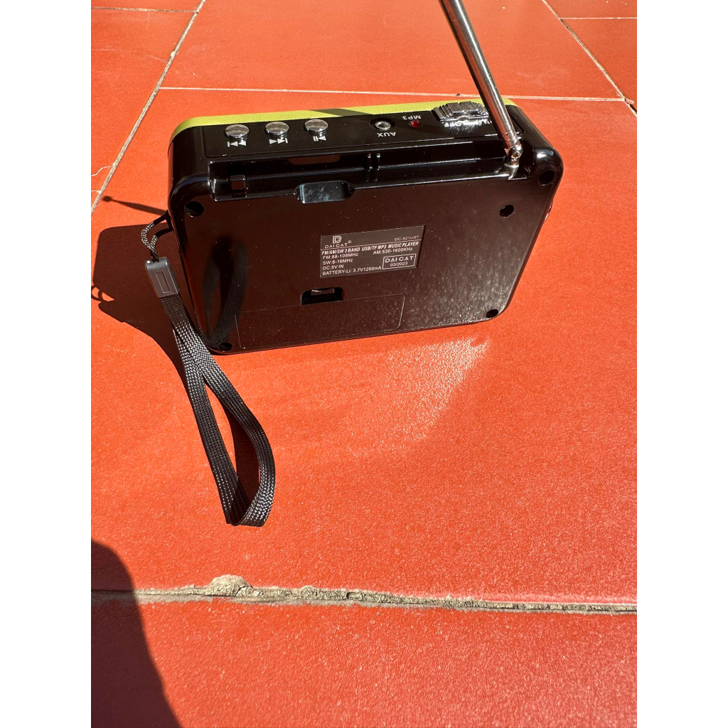 Đài Radio Bắt Sóng Khoẻ - FM/AM/SW  WAXIBA XB-521 URT Cổng USB,Nắp Được Cả Thẻ Nhớ.