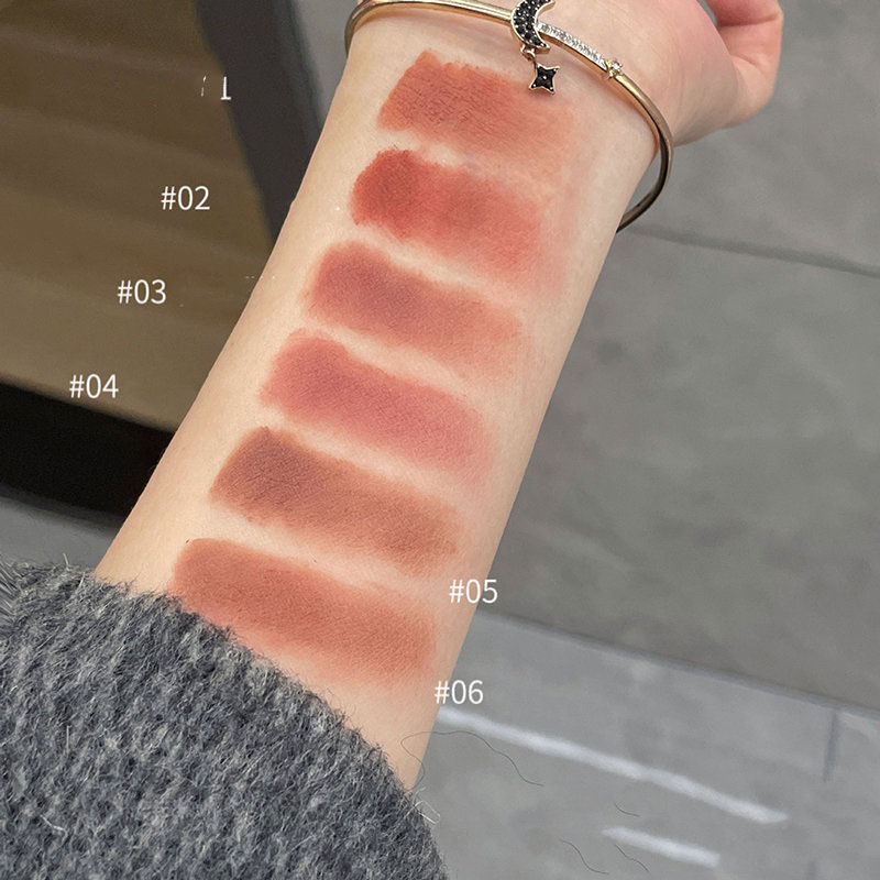 Son kem lì ART Value màu tự nhiên kèm móc khóa hình gấu dễ thương, Son móc khóa ART Little Bear Land Velvet Lip Mud
