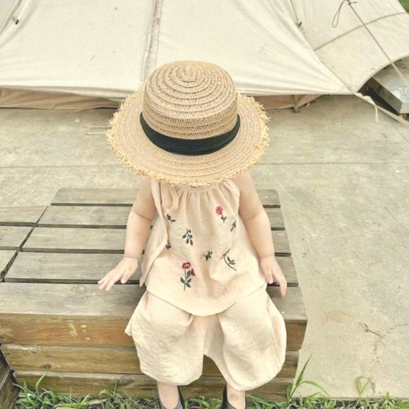 Bộ đồ bé gái đũi tơ kem cổ yếm cho bé yêu dễ thương