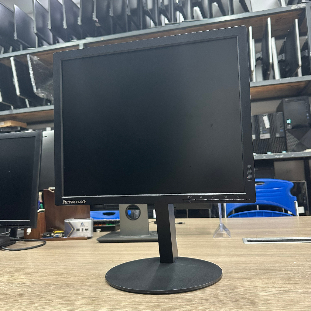 Màn hình máy tính lenovo T1714pA 17-inch vuông giá siêu rẻ