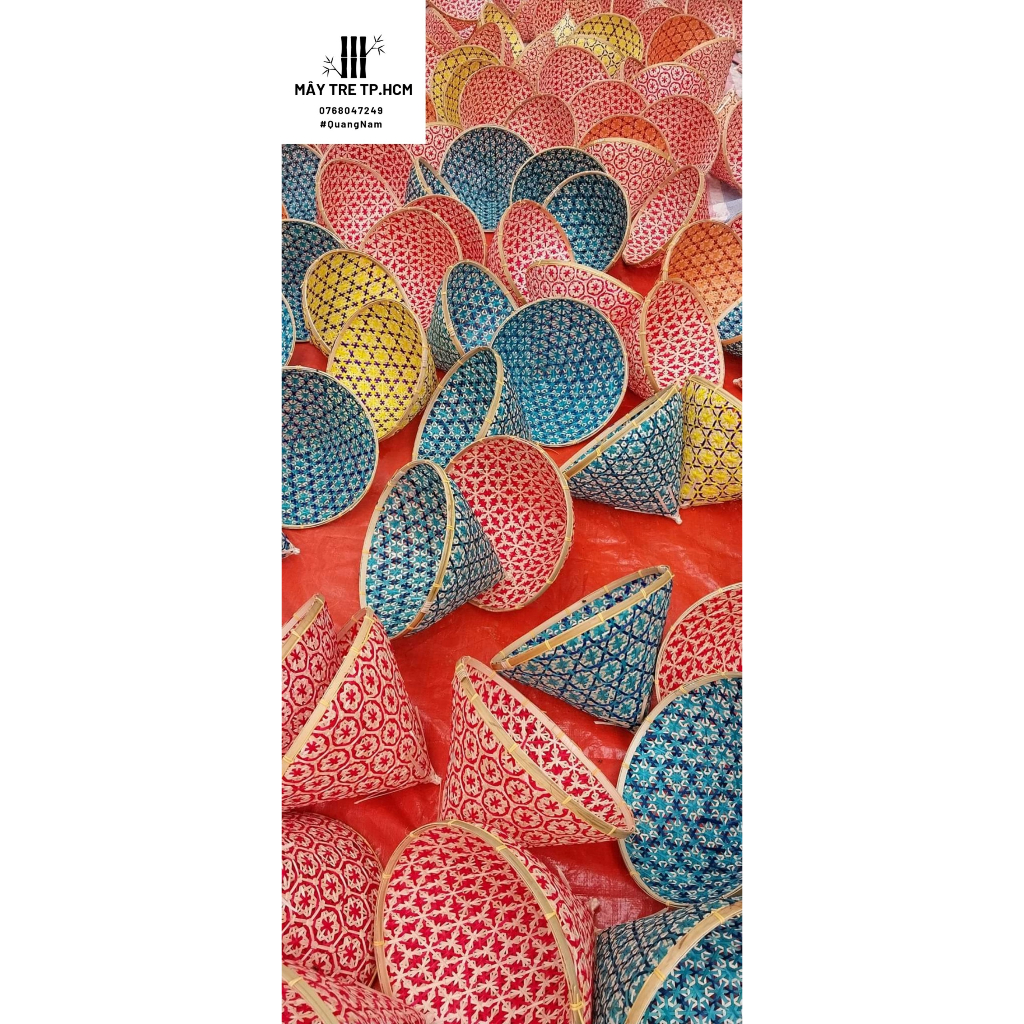 Đèn nón bằng tre trang trí nhiều màu, đèn tre dùng decor quán ăn, quán cafe trang trí