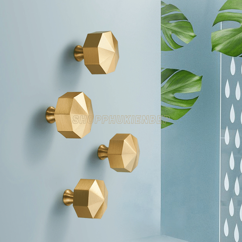 Núm tủ đồng nguyên chất BHG30