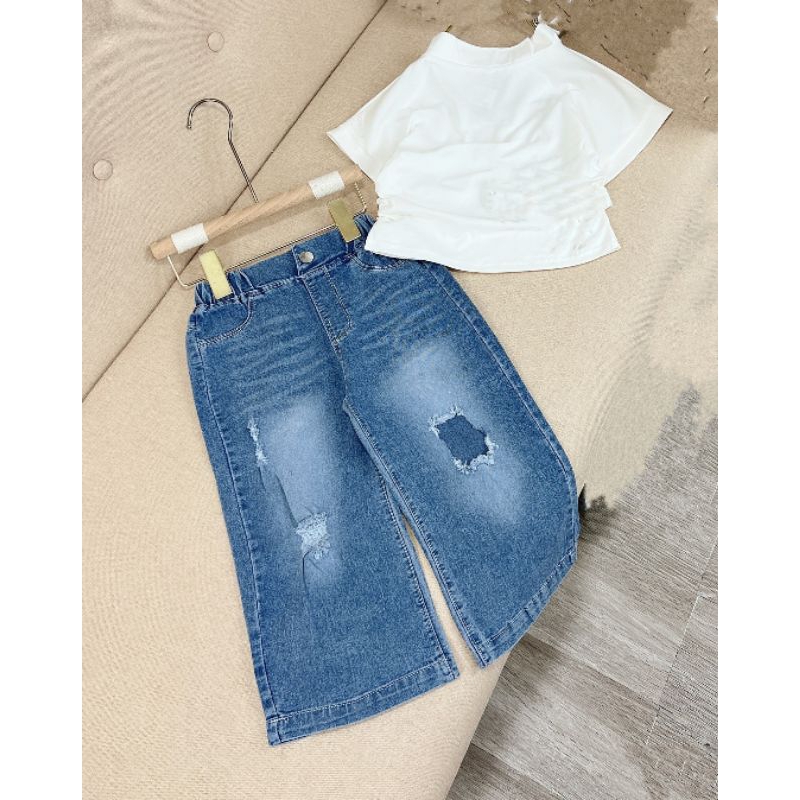 Bộ  áo cotton quần jean cá tính bé gái