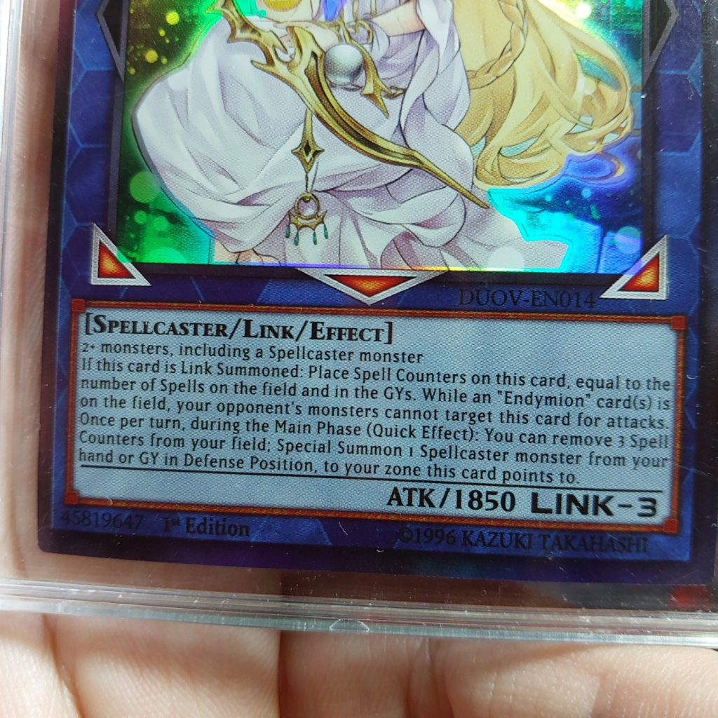 Thẻ SELENE THE SACRED SOVEREIGN OF MAGIC 45819647 Nữ pháp sư thiên nhiên hiệu ứng holo 1458 D13 22