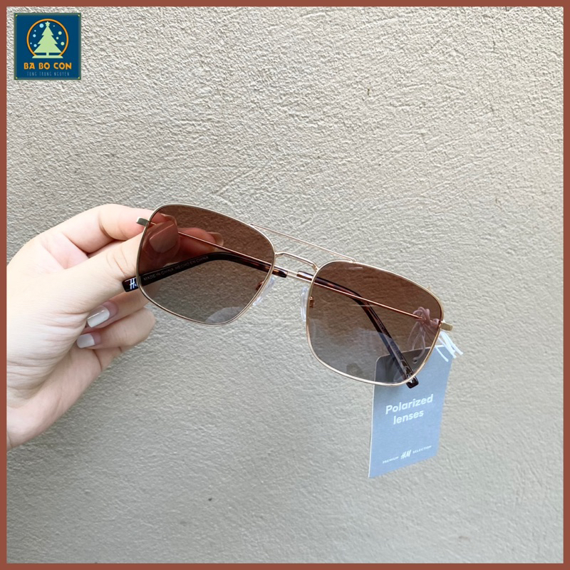 Kính phân cực HM dáng vuông, chống chói loá rất tốt, đeo cực đẹp, đầy đủ tem tag