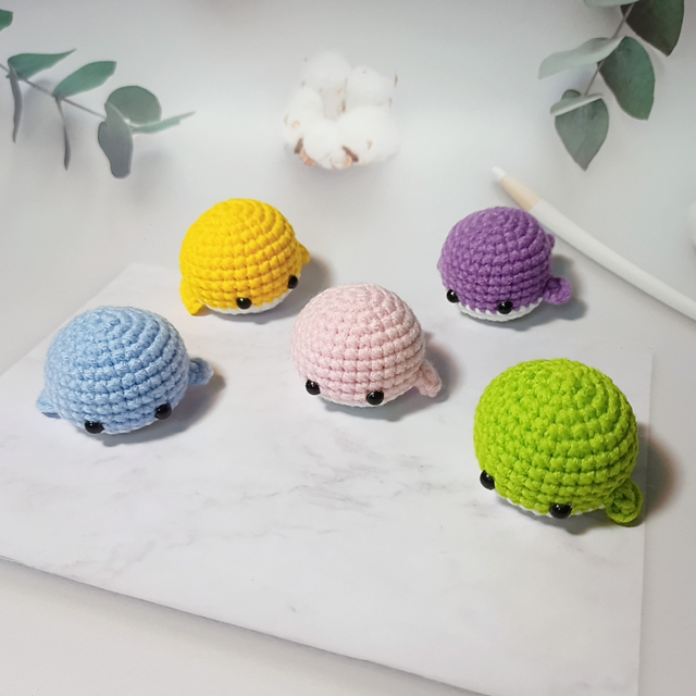 Móc khoá Cá voi bằng len handmade