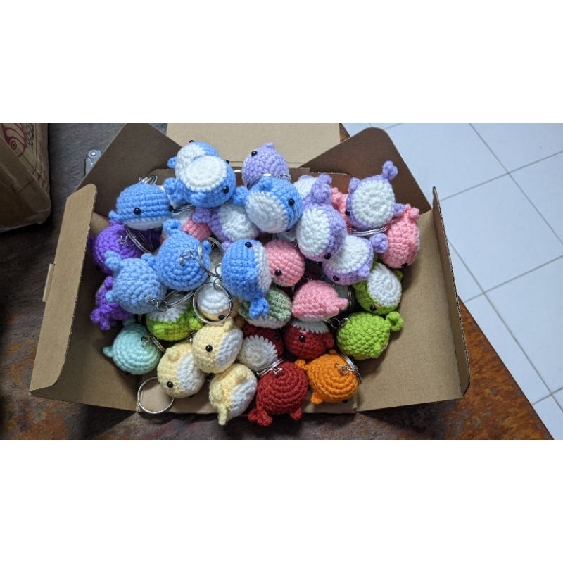 Móc khoá cá voi bằng len