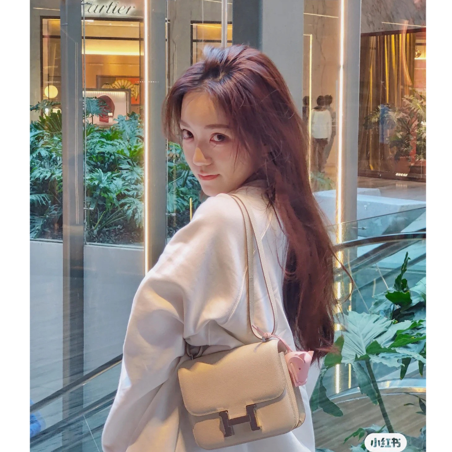 Túi Xách Nữ 𝐂𝐡𝐮̛̃ 𝐇 𝐂𝐚𝐨 𝐜𝐚̂́𝐩 𝐍𝐡𝐞̣ 𝐍𝐡𝐚̀𝐧𝐠 ~ 𝐒𝐚𝐧𝐠 𝐂𝐡𝐚̉𝐧𝐡 ~ 𝐓𝐡𝐨̛̀𝐢 𝐓𝐡𝐮̛𝐨̛̣𝐧𝐠 L01086a LAROSE