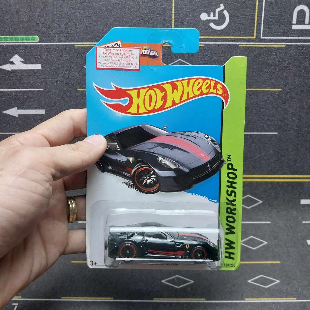 HWCVN Hot Wheels Super Treasure Hunt Ferrari 599XX