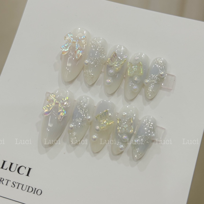 Móng úp thiết kế loang xanh y2k L017 đính charm nơ thuỷ tinh hologram luci.nailbox