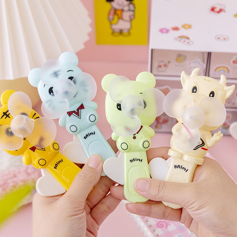 Quạt bóp tay hình thú dễ thương, nhiều mẫu lựa chọn