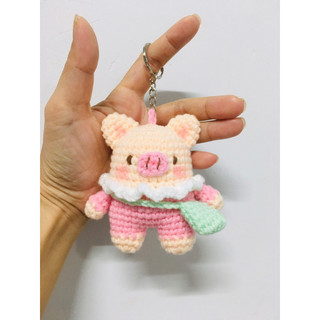 Móc khoá bé heo đi học bằng len handmade
