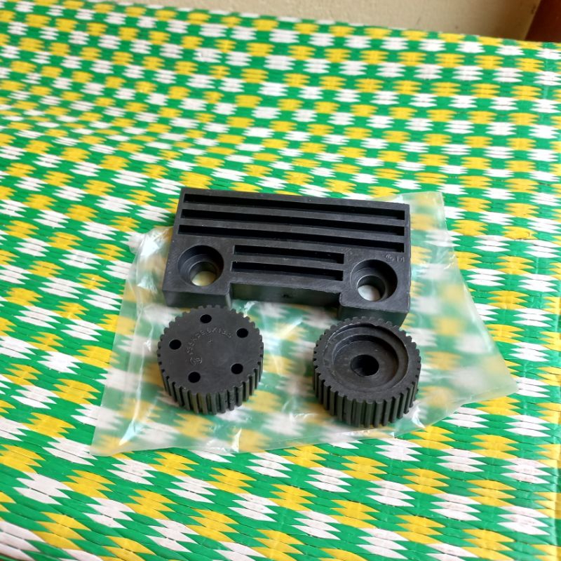 Cao su đệm bình xăng lớn Suzuki Gn125 (3 Cục)