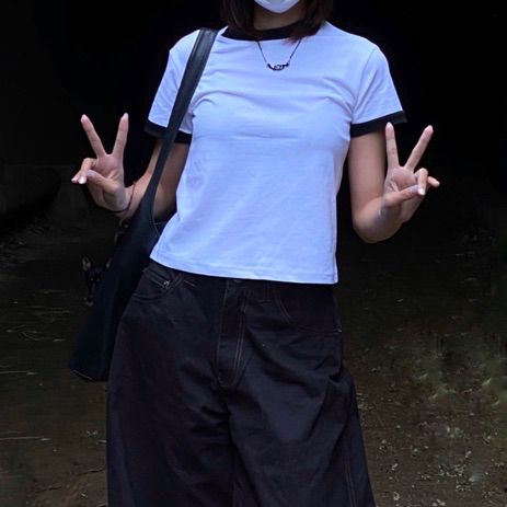 Áo phông boxy viền bo đen unisex Tiệm Tuyên