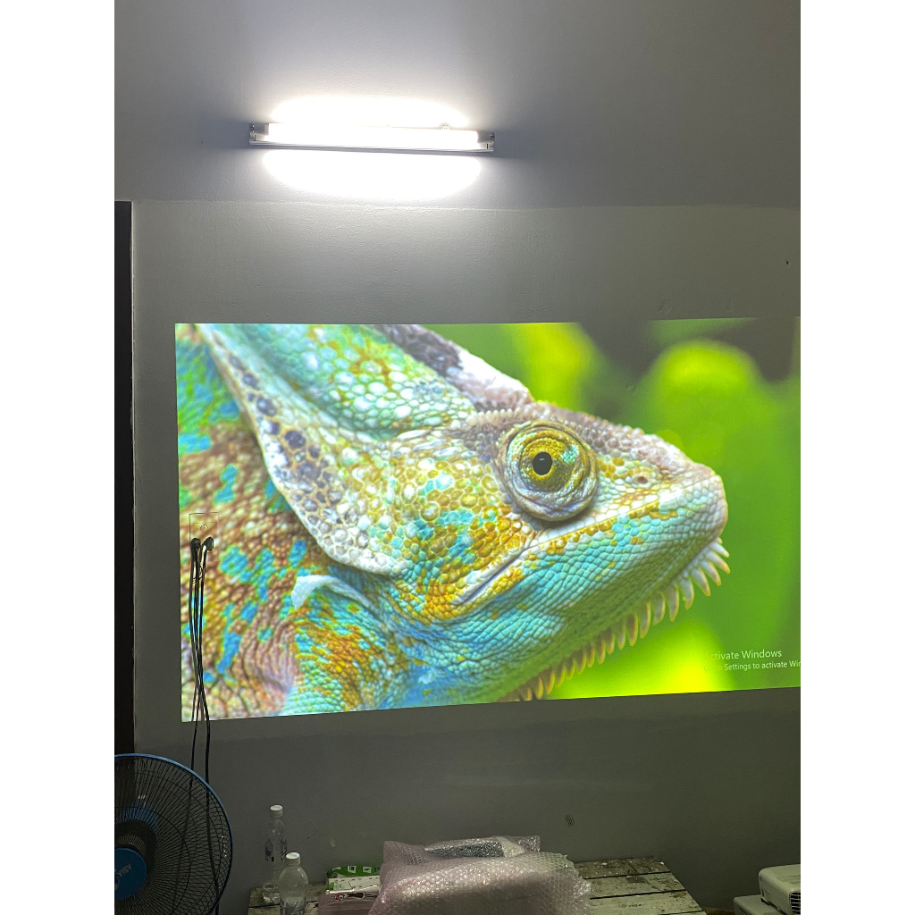 Mếu chiếu LED Caiso XJ-M256 bảo hành bóng đèn 3 năm