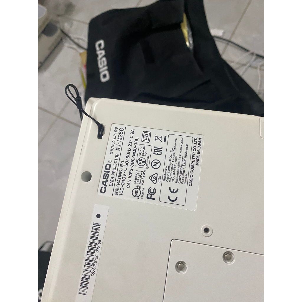 Mếu chiếu LED Caiso XJ-M256 bảo hành bóng đèn 3 năm