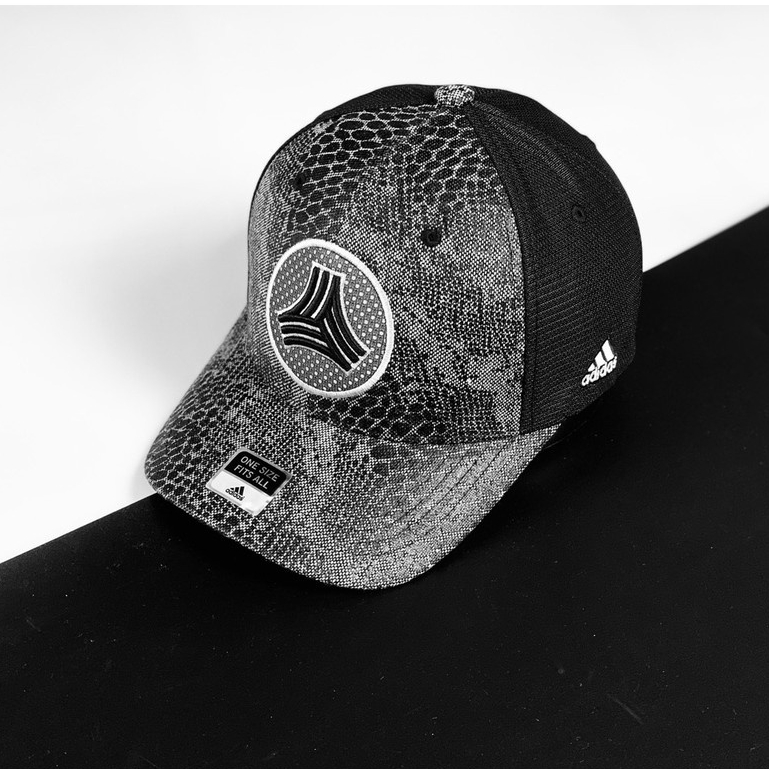 Nón lưỡi trai bít đuôi A di das chất vải cotton ph n kết thẻ thao Mã A3B60 màu đen, trăng, xám