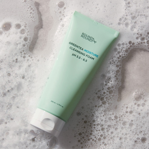 Sữa rửa mặt RoundARound Greentea Moisture Cleansing Foam pH 5.5 200ml