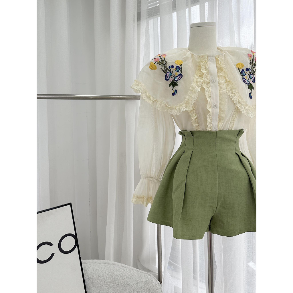 SET ÁO NUDE VIỀN BÈO HOA + SHORT XANH BO EO XẾP