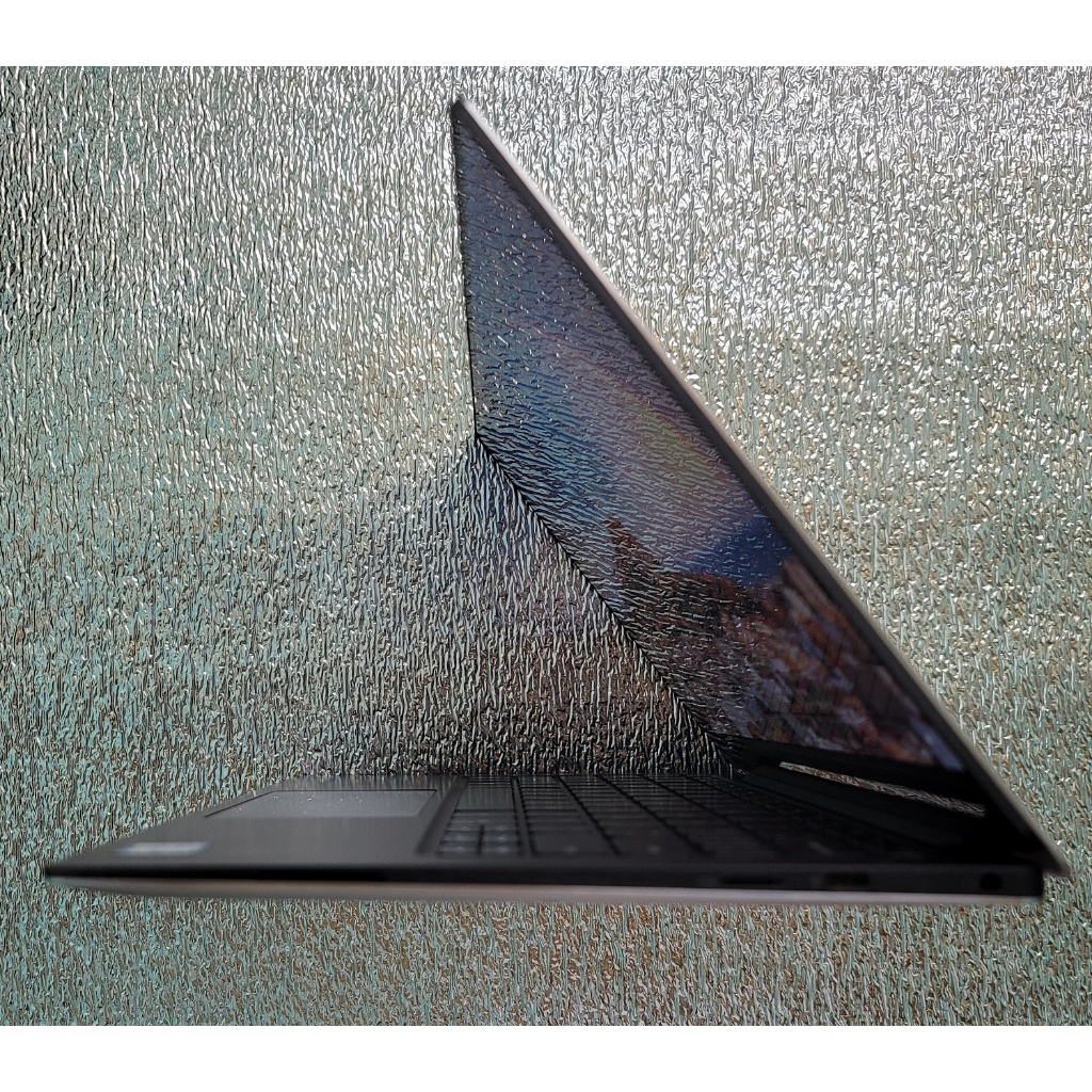 Laptop Dell XPS 9370 l Core i7-82550U l RAM 16GB l Màn hình 13'3 4K-CẢM ỨNG [ BẢO HÀNH 3 THÁNG ] đẹp 99%