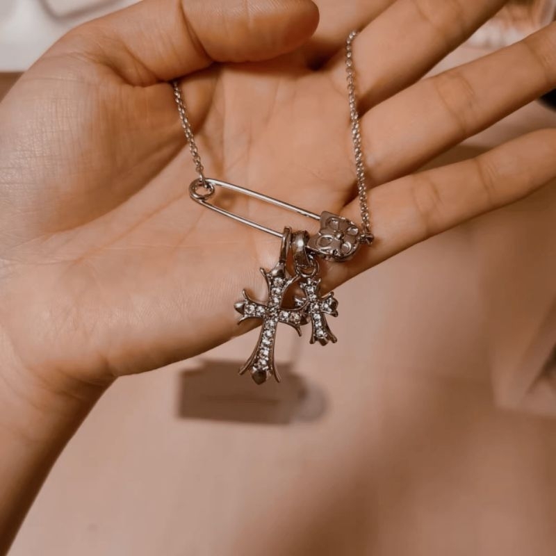 Dây Chuyền Ghim Băng Thánh Giá - TS1755 - BCorner