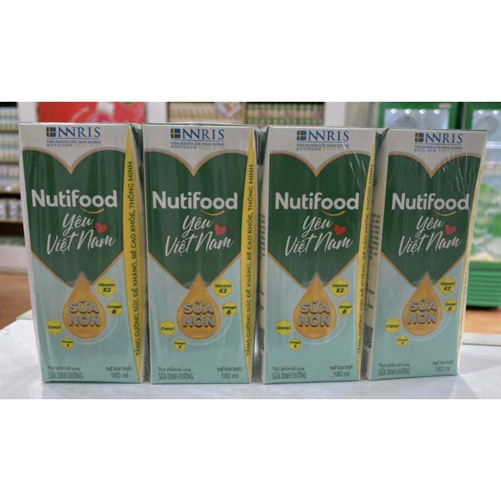 Thùng 48 hộp Sữa Non Công Thức Nutifood Tôi Yêu Việt Nam 180ml