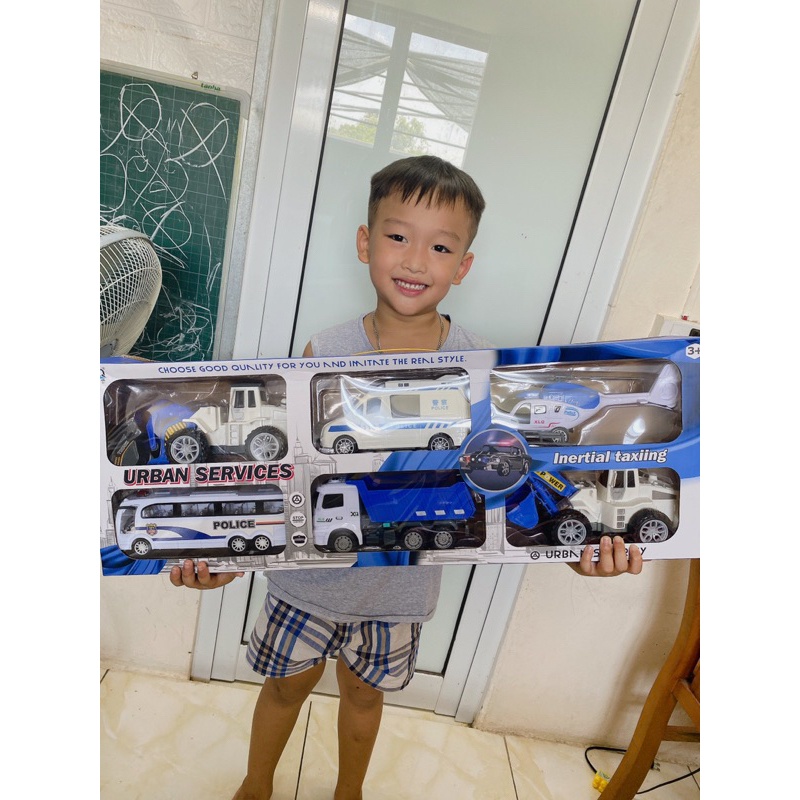 Bộ 6 xe cảnh sát cỡ lớn cho bé yêu!