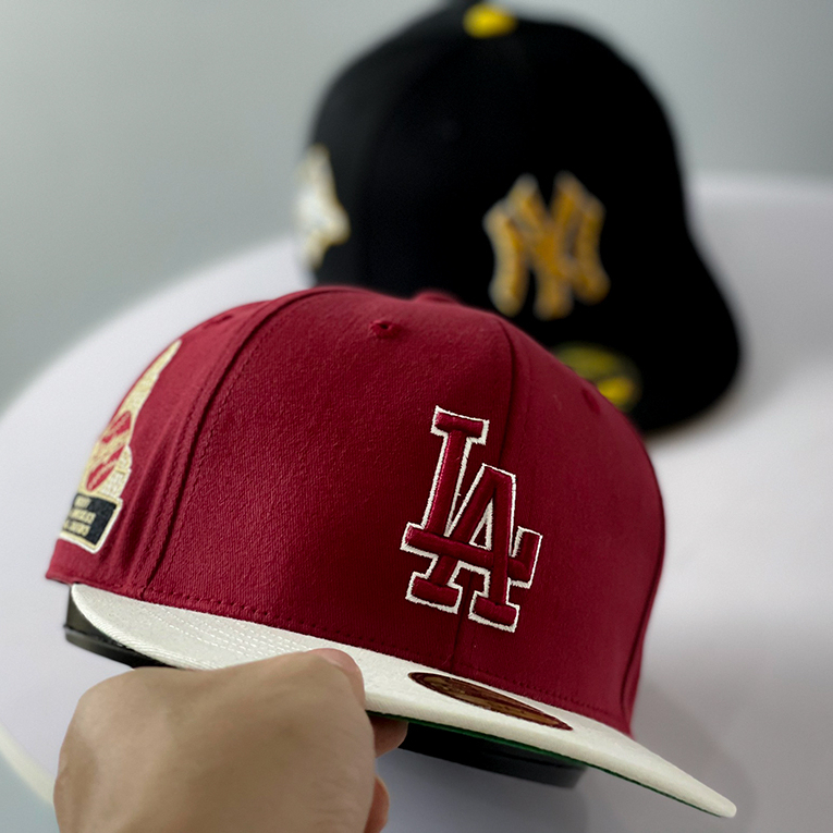 Mũ Snapback M.LB lưỡi bằng mix màu đỏ trắng thêu logo LA, Nón Snapback LA lưỡi bằng siêu đẹp, Freesize, Full hộp