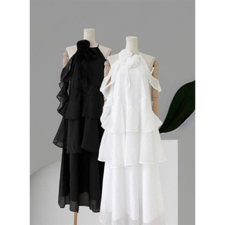 16586 đầm maxi cổ yếm trắng