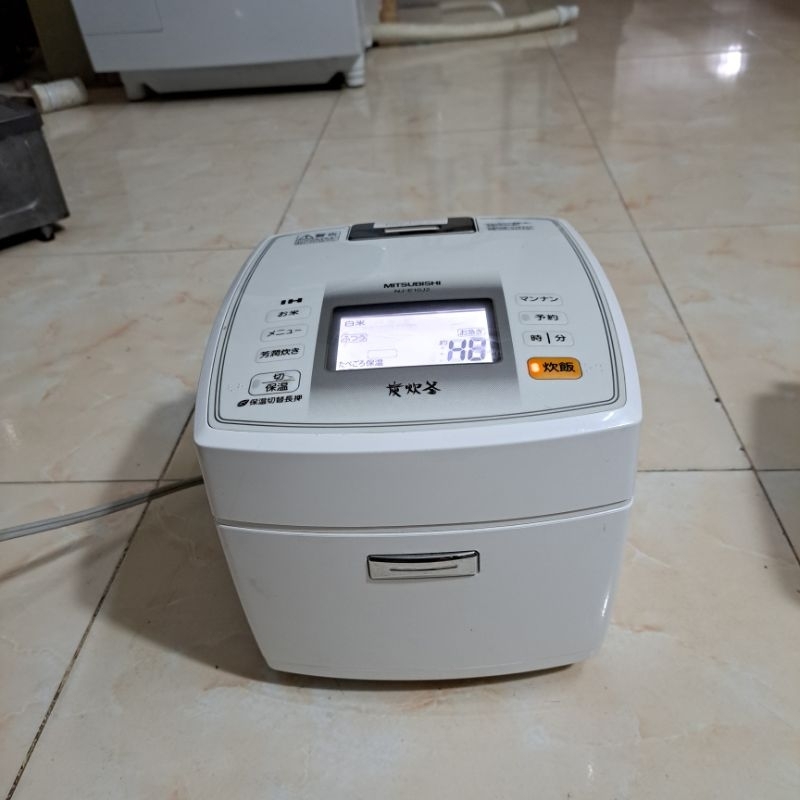 Nay em nên em nồi cơm mitsumitshi cao tần cắp nách 1l , điện100v Hình thức đẹp xoong dầyGiá 800k EM Đã test mọi chức