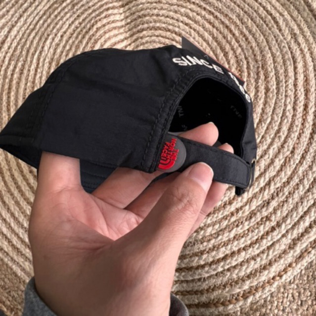 Nón Kết Nam & Nữ _ TNF Móc Khoá Xịn