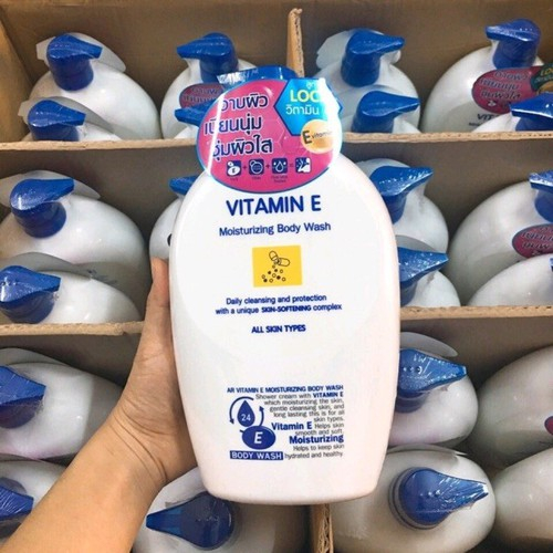 Sữa tắm dưỡng ẩm , trắng da Vitamin E Aron Thái Lan 800ml