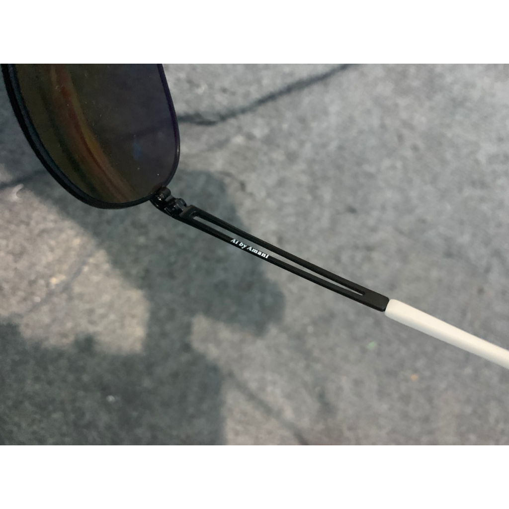 Kính si Nhật Amani