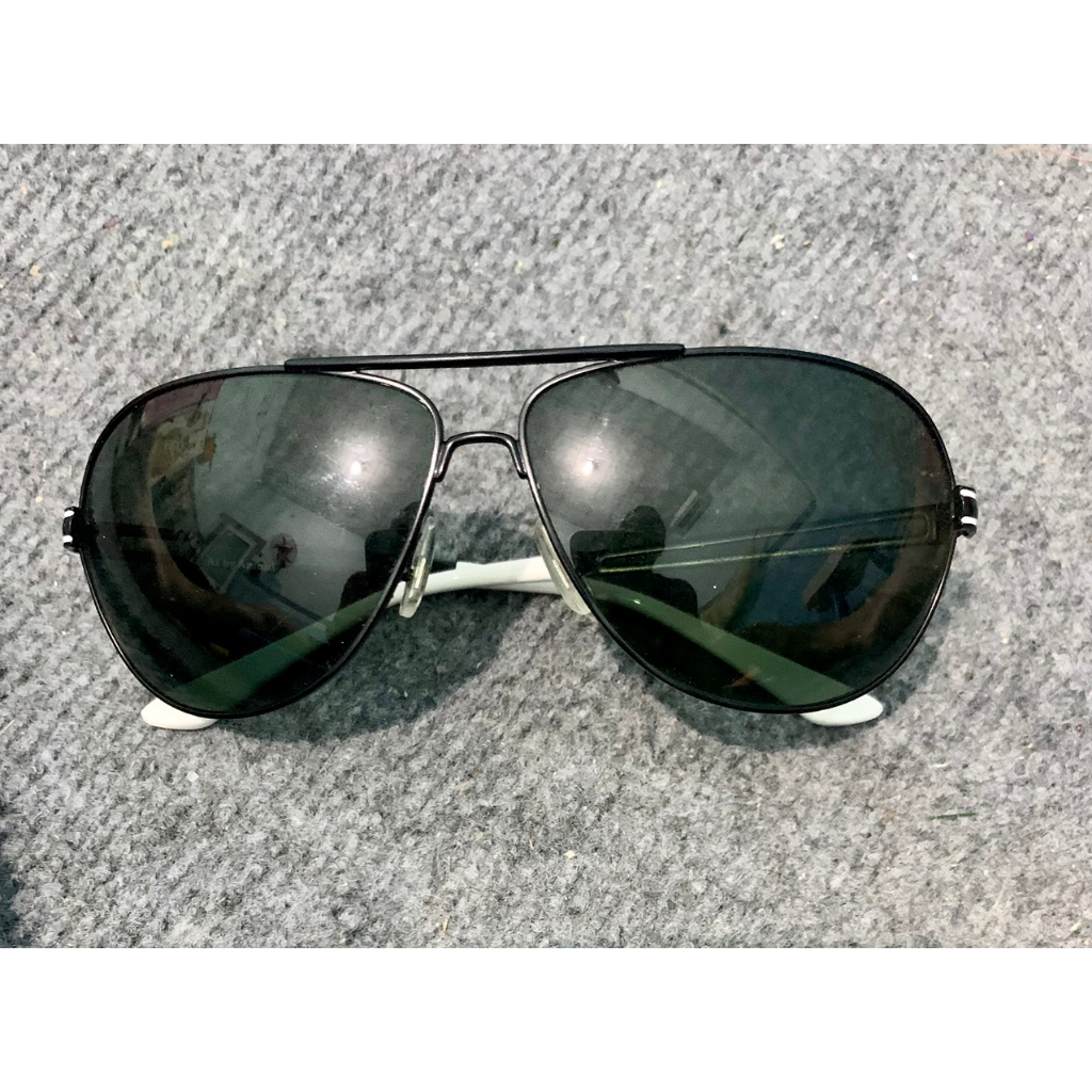 Kính si Nhật Amani