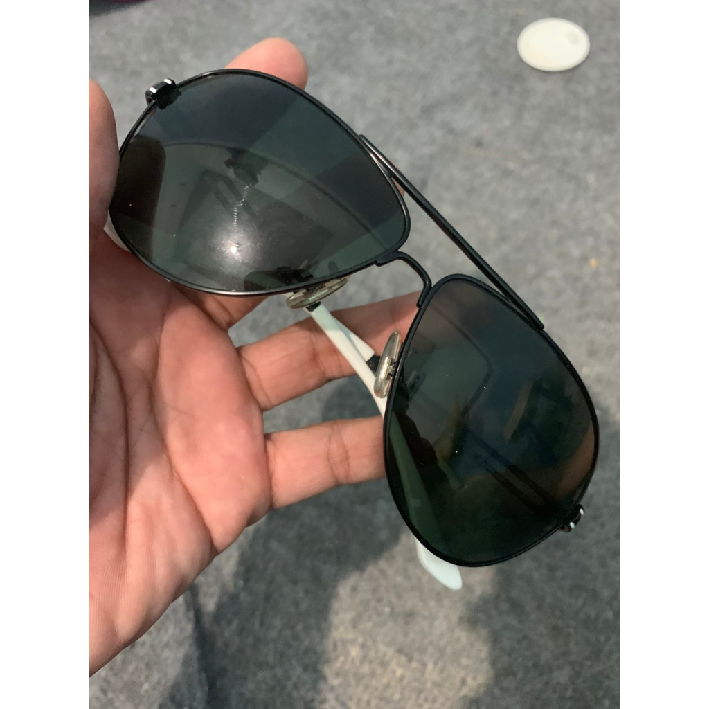 Kính si Nhật Amani