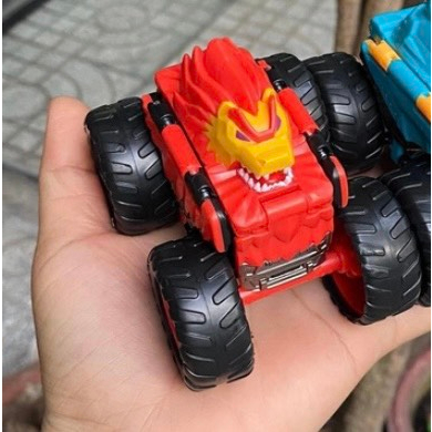 ĐỒ CHƠI XE BIẾN HÌNH SƯ TỬ LỬA