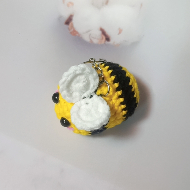 Móc khóa con ong vàng đáng yêu - Honey Bee Crochet