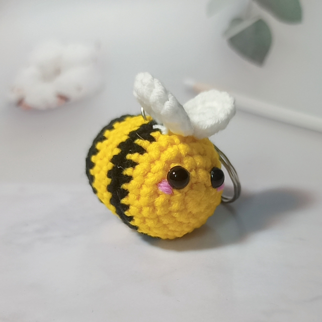 Móc khóa con ong vàng đáng yêu - Honey Bee Crochet