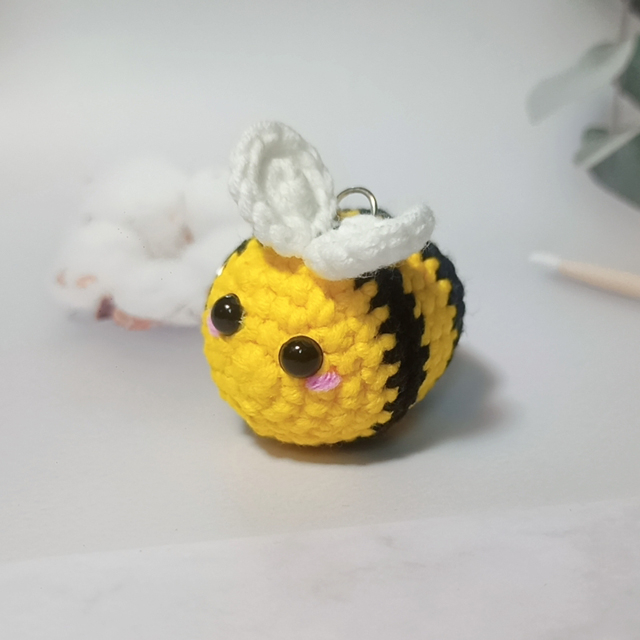 Móc khóa con ong vàng đáng yêu - Honey Bee Crochet