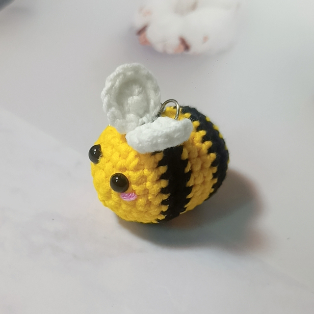 Móc khóa con ong vàng đáng yêu - Honey Bee Crochet