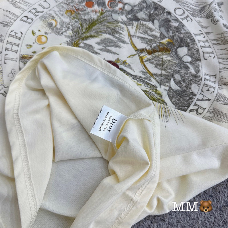 Áo Phông Đì O Màu Be Hoạ Tiết Siu Cấp