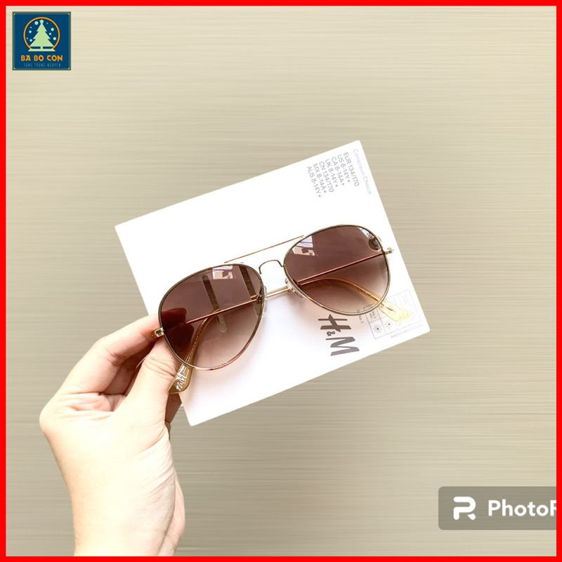 Kính râm trẻ em HM dáng chuồn, có mail mua hàng, có 2 size thích hợp cho bé từ 3-6 tuổi và 7-12 tuổi