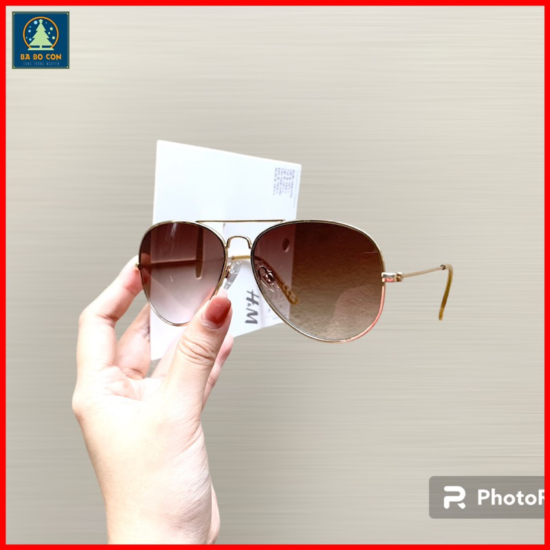 Kính râm trẻ em HM dáng chuồn, có mail mua hàng, có 2 size thích hợp cho bé từ 3-6 tuổi và 7-12 tuổi