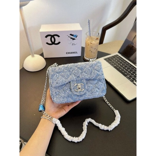 Túi đeo chéo classic hobo xanh jean hoa trà 20cm